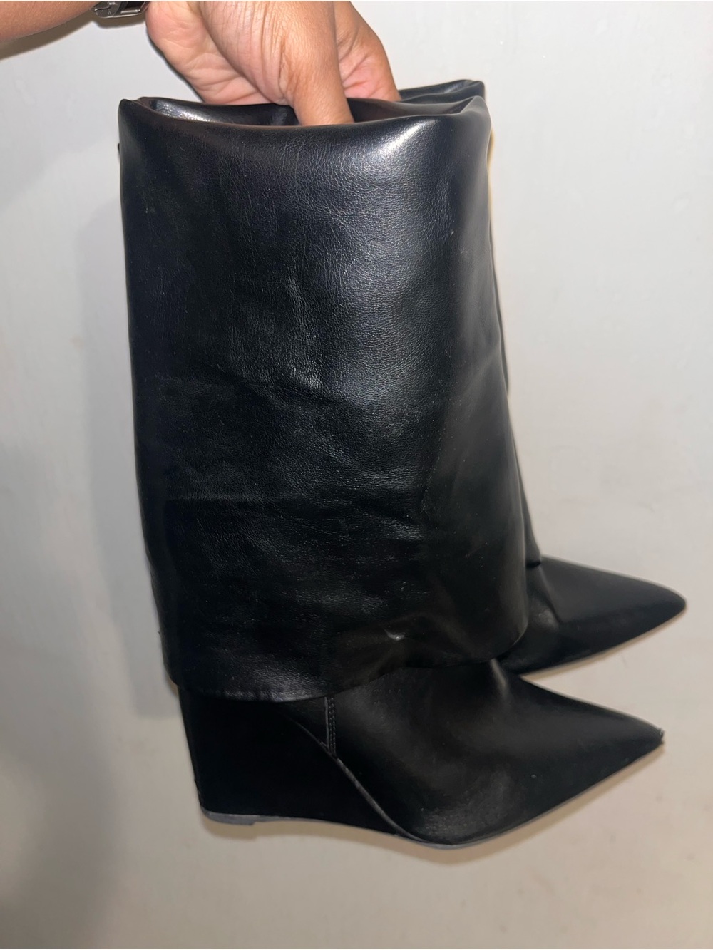 Womens Black Pointed-Toe Wedge Boots